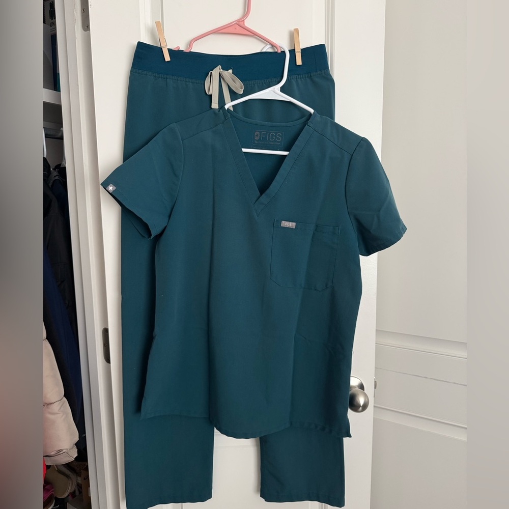 Figs Scrub Set - image 1